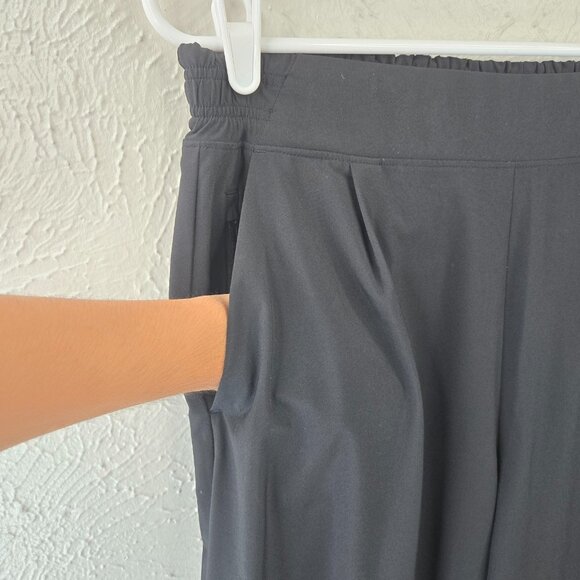 Athleta Brooklyn Wide Leg Crop Pants 10 Black Athletic Relaxed Pull On Palazzo - Picture 4 of 14